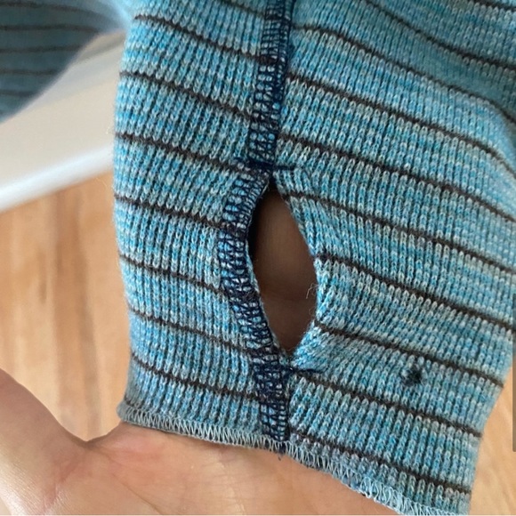 Mountain Hardware Blue Gray Cowl Wool Pullover - Picture 8 of 9